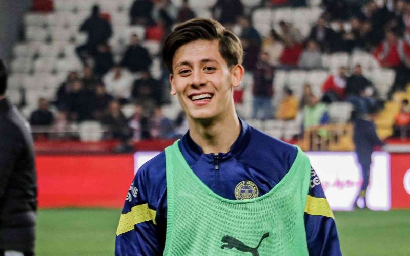 Süper Lig: FTA Antalyaspor: 1 - Fenerbahçe: 0 (İlk yarı)
