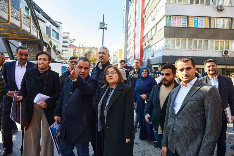 Fatma Şahin, yenilenen Belediye Pasajı’nı ziyaret etti
