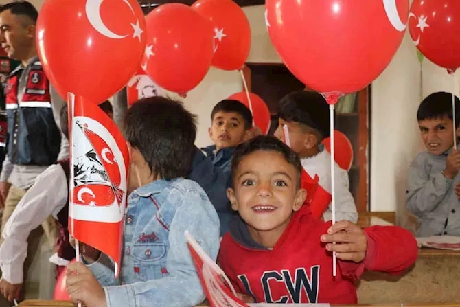 Ağrı’da Cumhuriyet’in 100’üncü yıl coşkusu