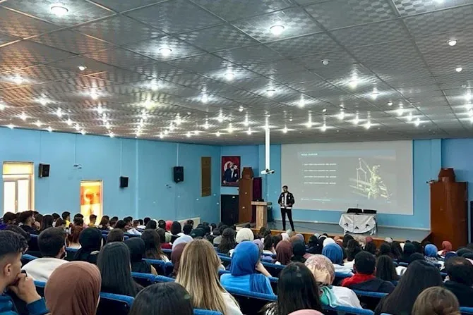 Ağrı’da 3 bin 370 öğrenciye uyuşturucuyla mücadele eğitimi