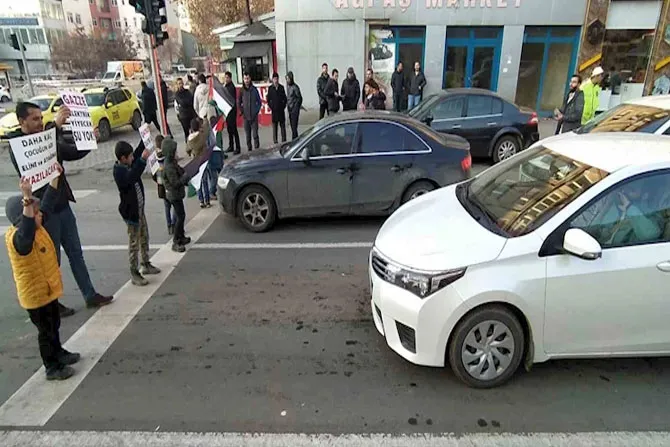 Ağrı’da gençlerden İsrail’e tepki