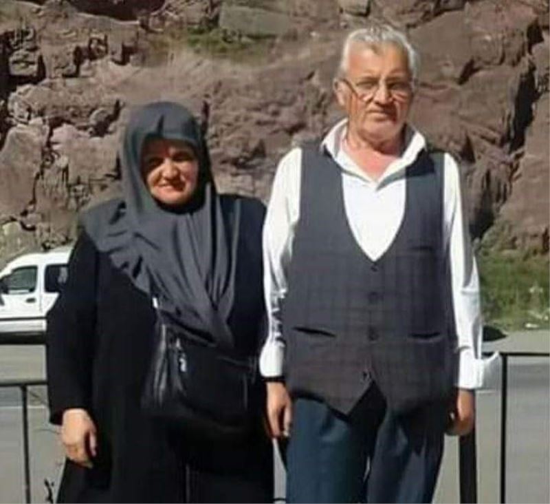 Evlerinde ölü bulunan yaşlı çift yan yana toprağa verildi
