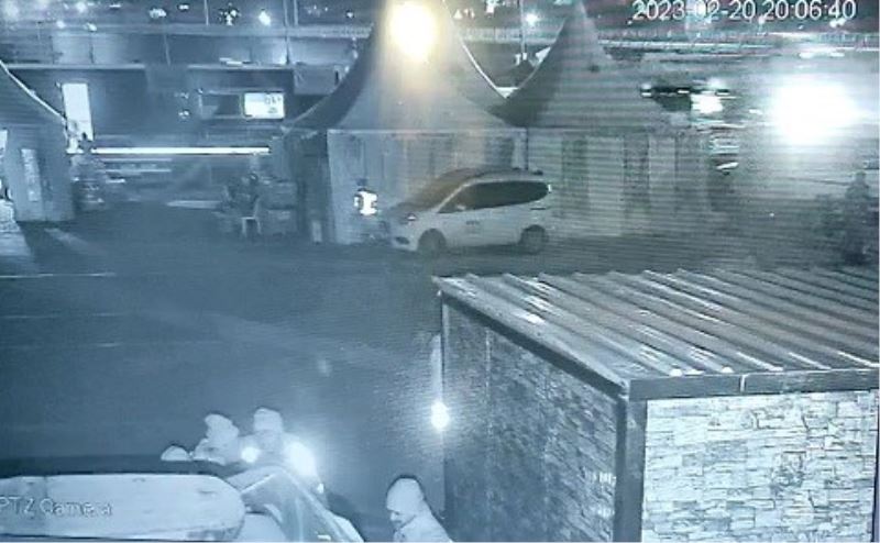 Hatay’daki 6.4’lük deprem afet koordinasyon merkezinin kameralarına böyle yansıdı
