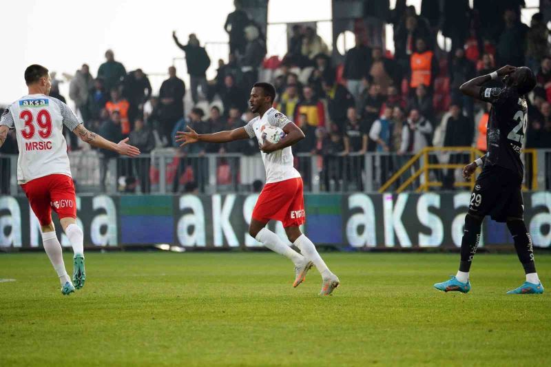 Ümraniyespor 4 maç sonra puan aldı

