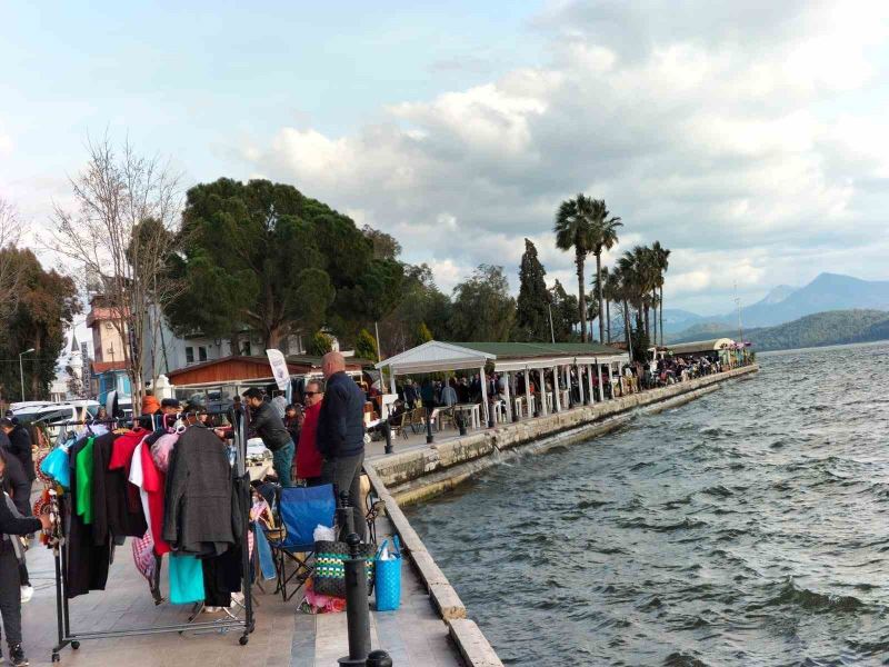 Köyceğiz’de ikinci el pazarı kuruldu
