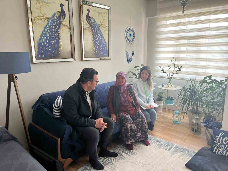 İzmit Belediyesi depremzedeleri yalnız bırakmıyor
