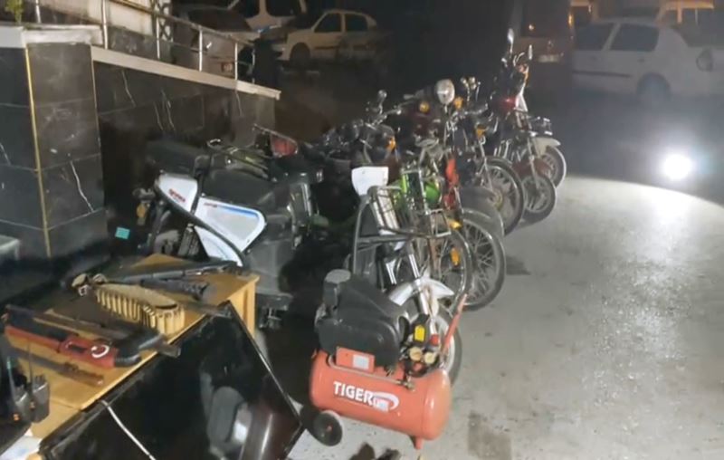Mersin polisinden suç şebekesine operasyon, gizli oda ortaya çıktı: 5 gözaltı

