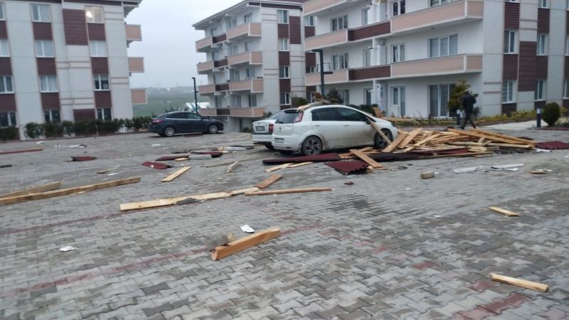 Şiddetli rüzgar Büyükçekmece ve Silivri’de de etkisini gösterdi
