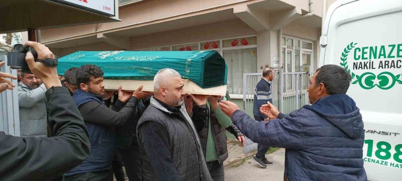Oda arkadaşı tarafından katledilen kişi, gözyaşları içinde toprağa verildi
