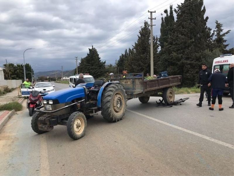 Traktör bisiklete çarptı: 1 yaralı
