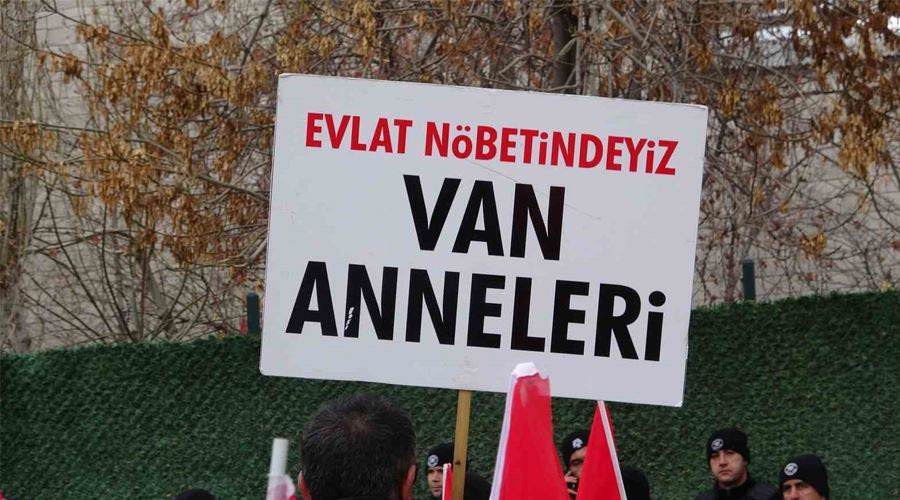 Vanlı annelerin evlat nöbeti ikinci yılını tamamladı