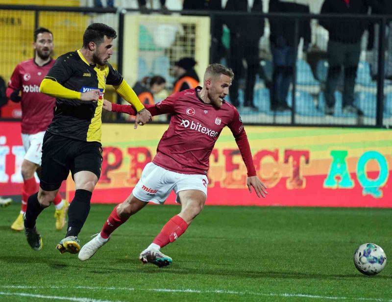 Spor Toto Süper Lig: İstanbulspor: 3 - DG Sivasspor: 0 (Maç sonucu)
