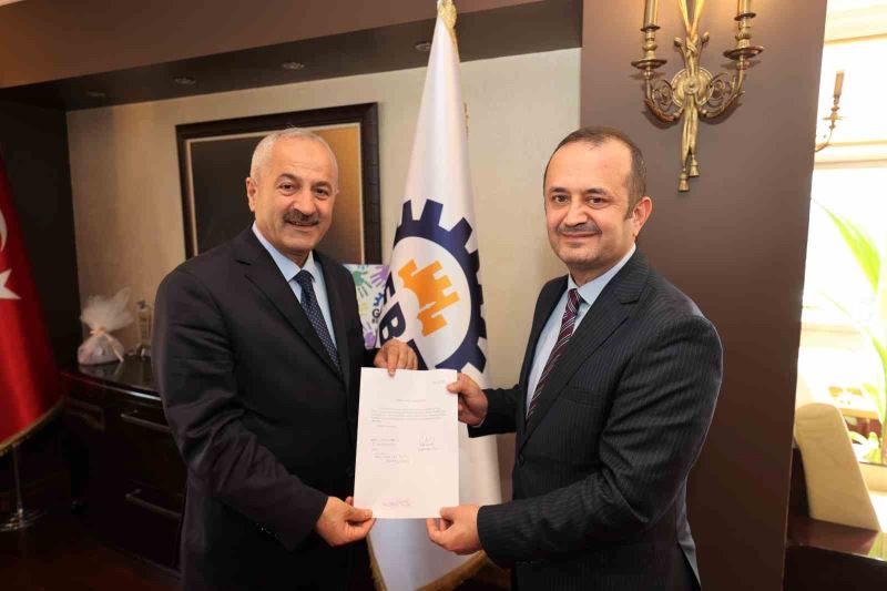 Yaşar Çakmak meclis üyeliğinden istifa etti
