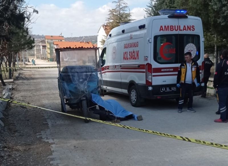 Yaşlı adamı ölüm sokakta yakaladı
