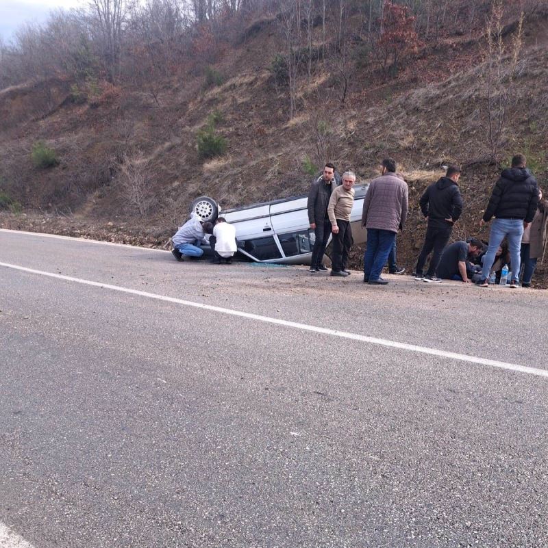 Tokat’ta kontrolden çıkan otomobil ters döndü: 2 yaralı
