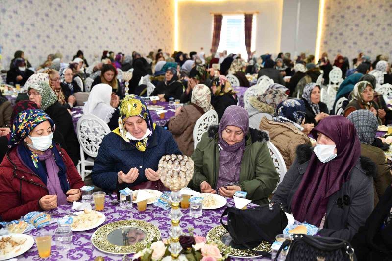 Dualar kahraman şehitlerimiz için okundu
