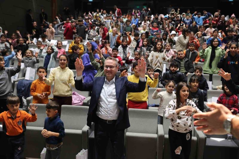Depremzede çocuklar Başakşehir’de keyifli bir gün geçirdi
