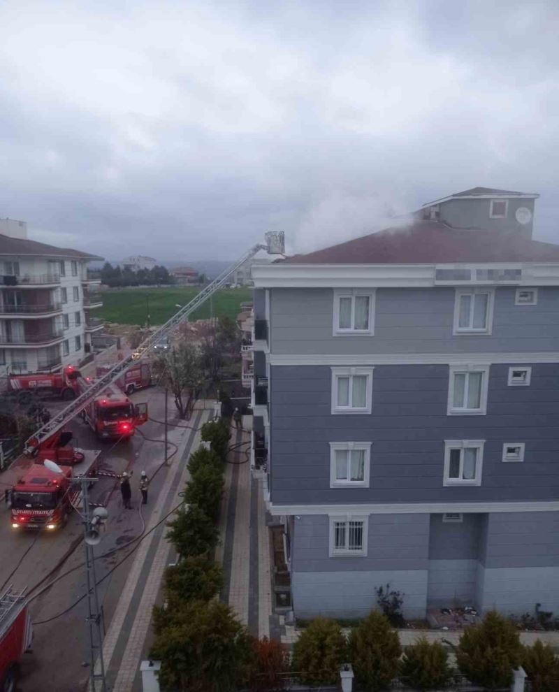Silivri’de korkutan yangın: 3 yaralı
