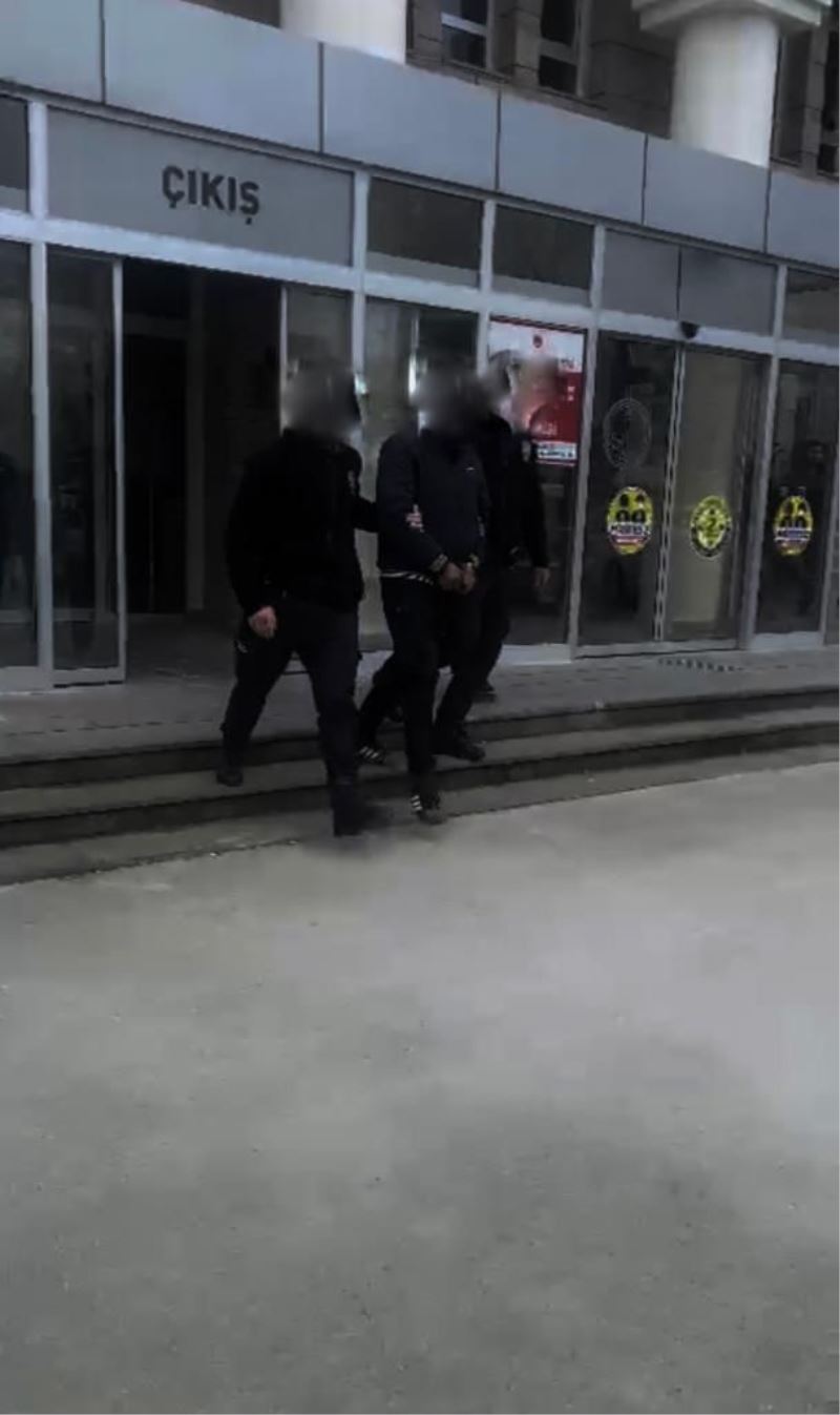 Kuşadası polisi hırsızlara suçüstü yaptı
