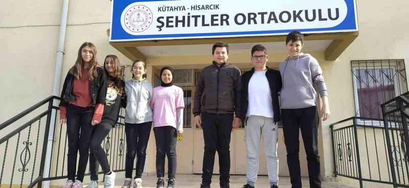 6 ortaokul öğrencisi depremzedeler için seferber oldu
