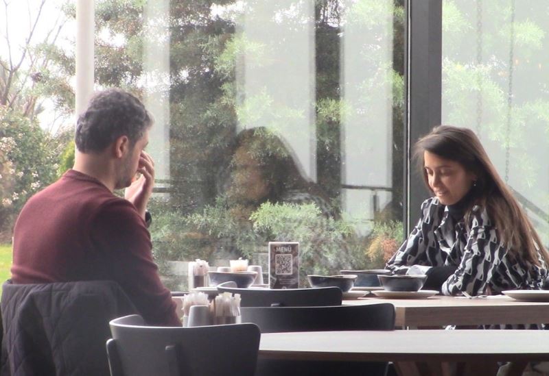 Sipariş gelince gözyaşlarını tutamadılar
