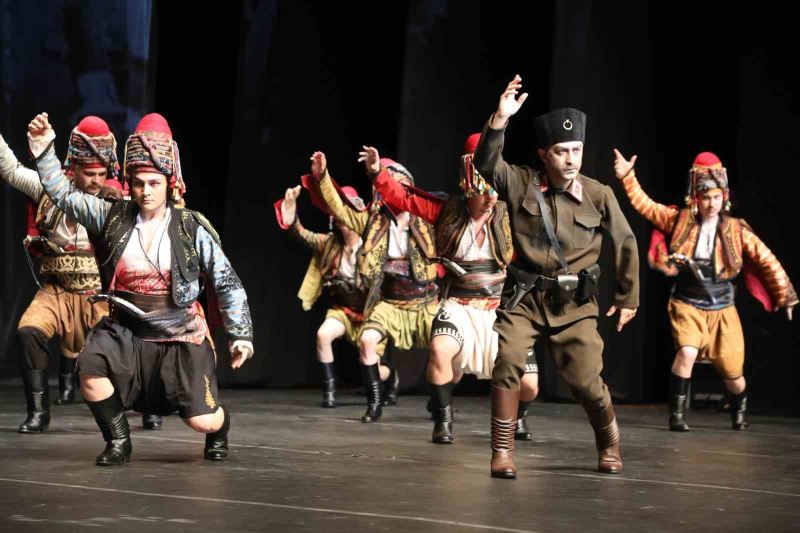 Zeybeklerle Çanakkale Müzikaline yoğun ilgi
