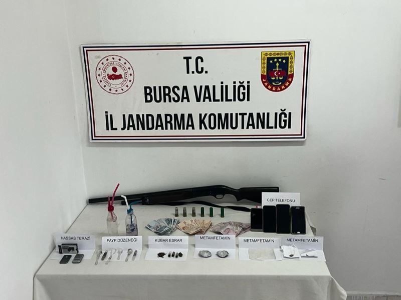 Bursa’da 34 suç kaydı olan uyuşturucu taciri kıskıvrak yakalandı

