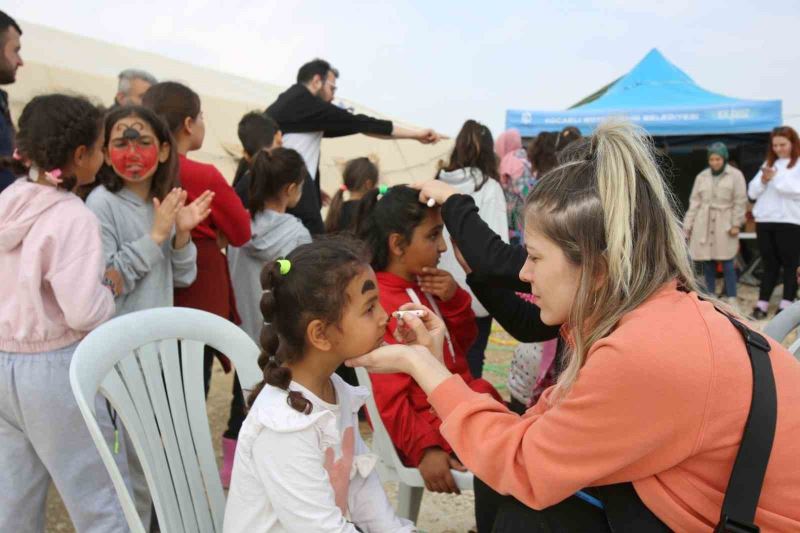 Etkinliklerle çocuklar deprem psikolojisnden uzaklaştırılıyor
