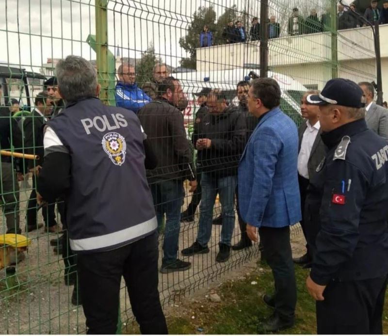 Amatör maçta sahaya inen Belediye Başkanı hakkında Emniyet ekiplerine ’Talimat’ iddiası
