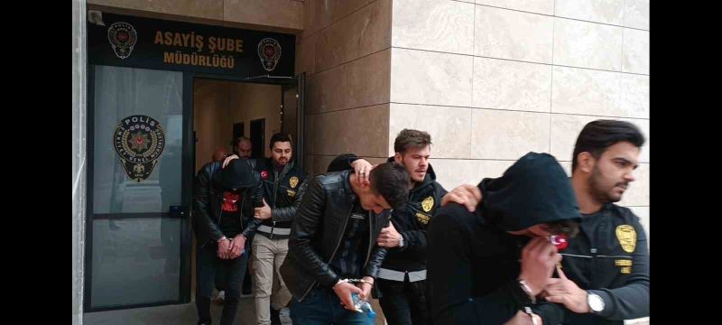 Afyon ve Kütahya’dan 3 araç çalan şahıslar tutuklandı
