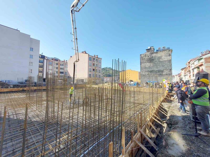 Büyük sel afetinde yıkılan müftülük binasının temeli yeniden atıldı
