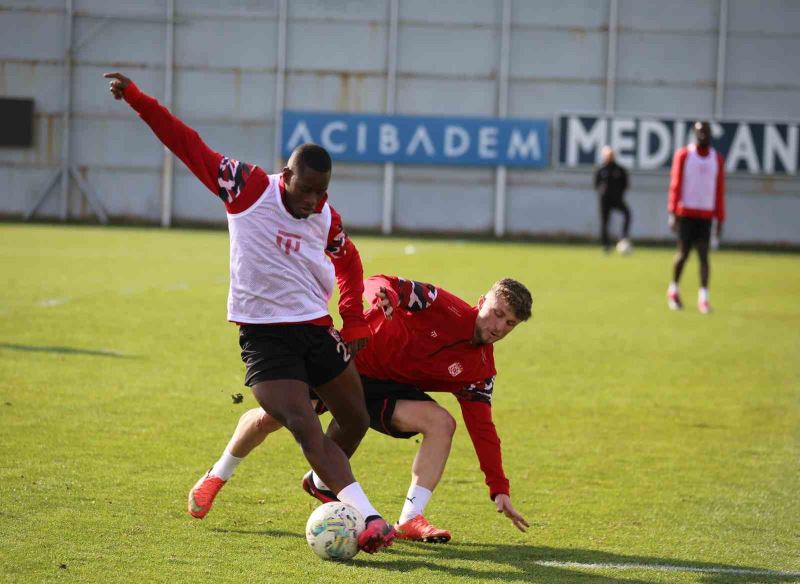 Sivasspor’da Başakşehir maçı hazırlıkları başladı
