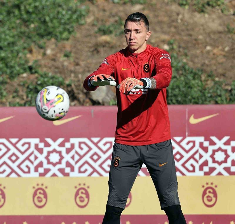 Galatasaray, Karabağ maçı hazırlıklarını tamamladı
