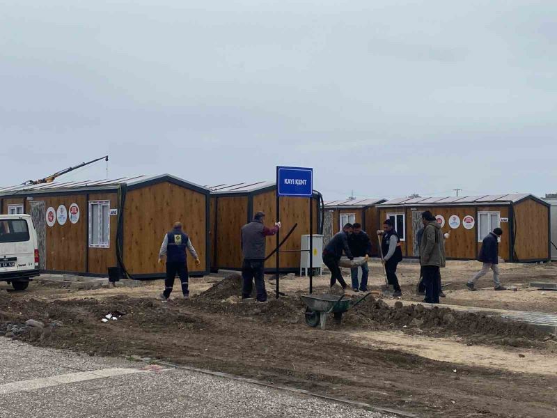 Osmaniye’de bin 28 konteyner yerleştirildi, tabelalar asıldı
