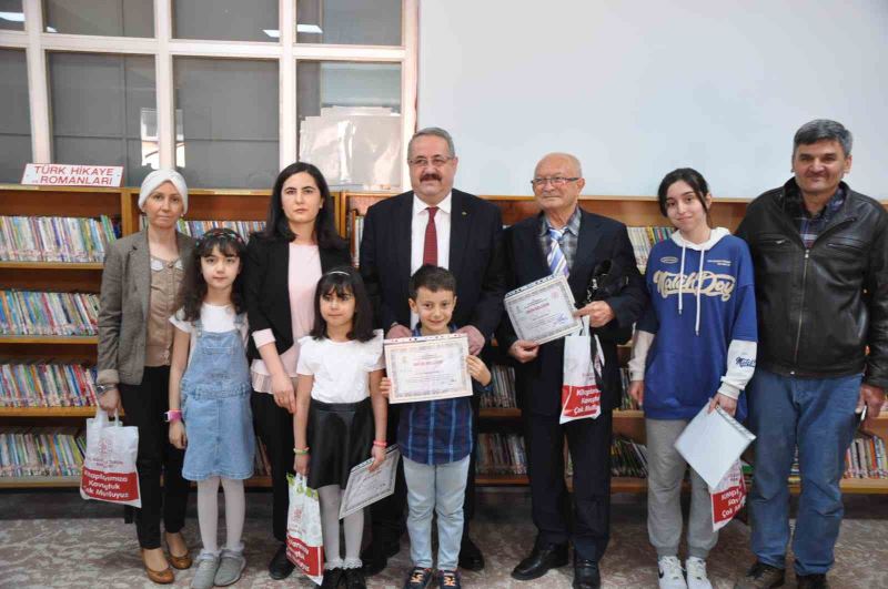 Salihli’de ’Kitap kurtları’ ödüllendirildi
