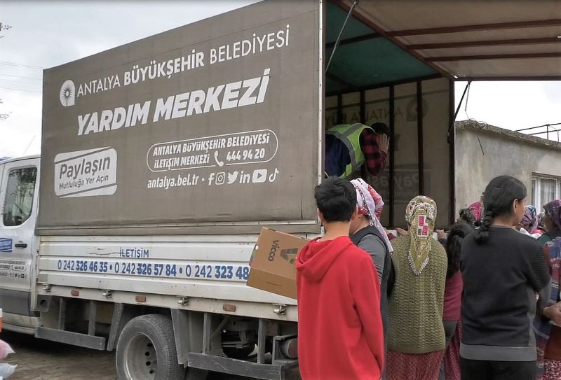 Büyükşehir, Gaziantep’te iftar çadırları kurdu
