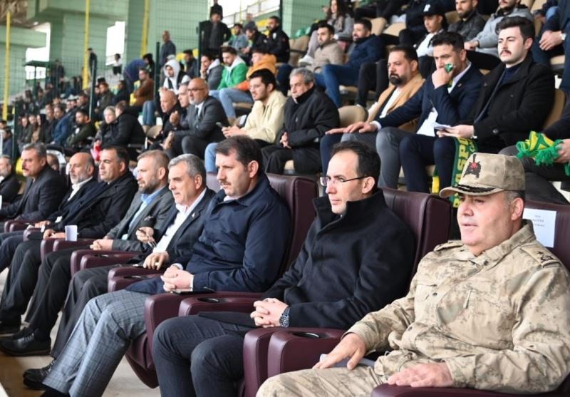 Beyazgül, Şanlıurfaspor’u yalnız bırakmadı
