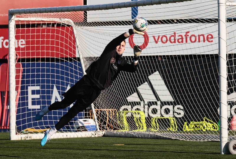 Beşiktaş, Fenerbahçe maçı hazırlıklarını sürdürdü

