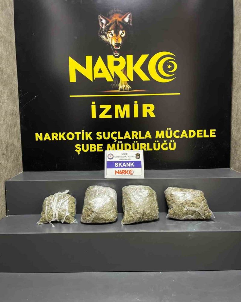 İzmir polisinden uyuşturucu tacirlerine operasyon
