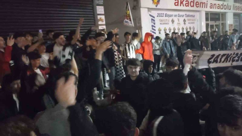 Muş’ta Beşiktaşlı taraftarların galibiyet coşkusu
