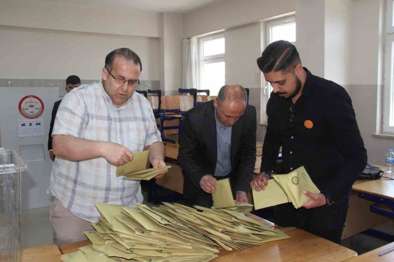 Elazığ’da oy kullanma işlemi sona erdi
