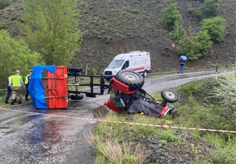 Traktörün altında kalan sürücü hayatını kaybetti
