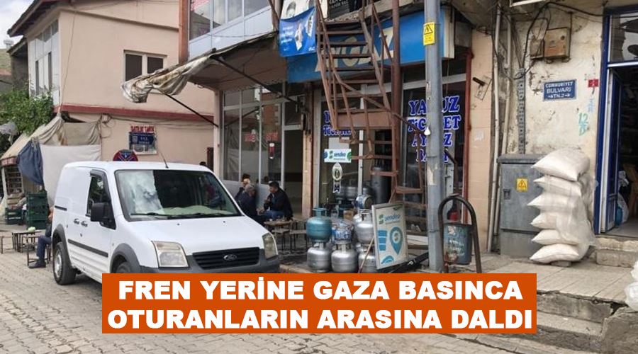 Fren yerine gaza basınca oturanların arasına daldı