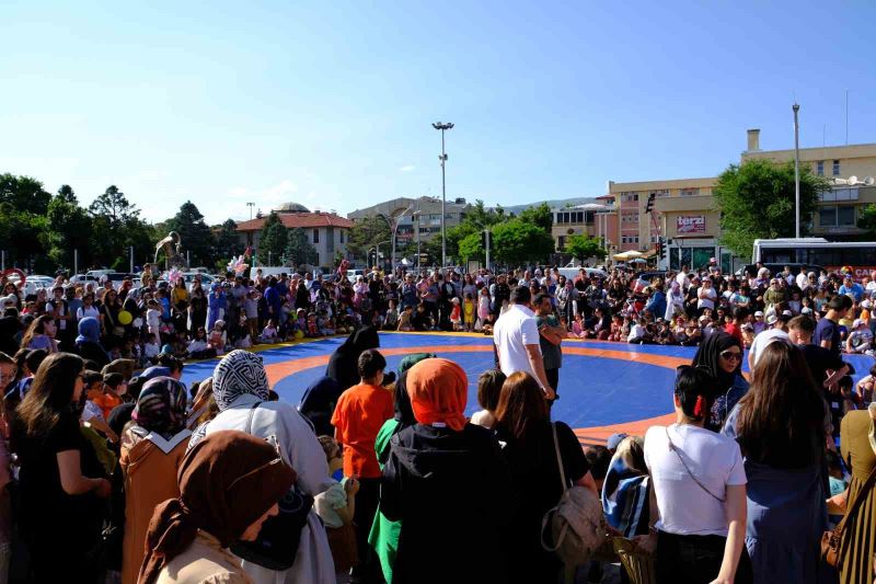 Erzincan’da düzenlenen “Çocukfest 2023” renkli görüntüler oluşturdu

