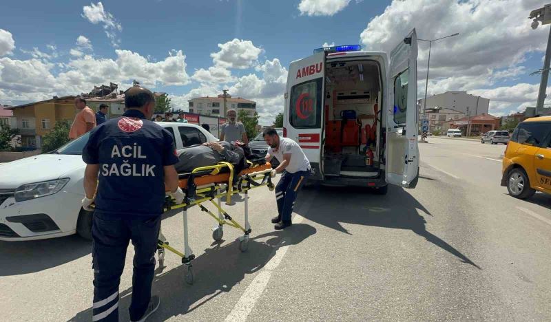 Elazığ’da otomobil şarampole uçtu: 5 yaralı
