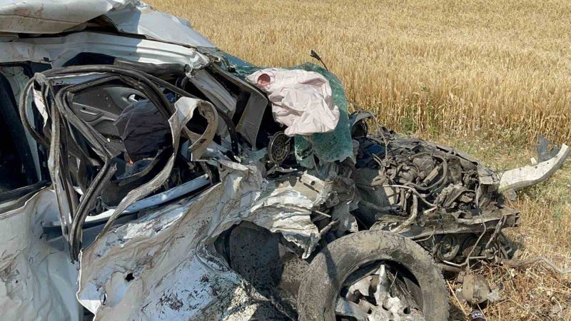 Elazığ’da otomobil ile cip kafa kafaya çarpıştı: 1 ölü, 5 yaralı
