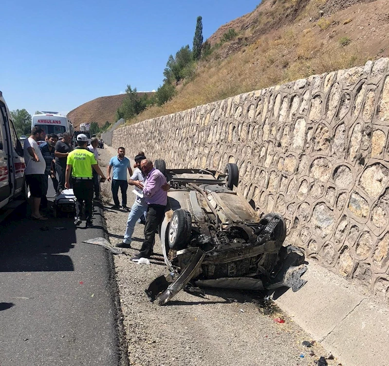 4 kişinin yaralandığı trafik kazasında adeta can pazarı yaşandı
