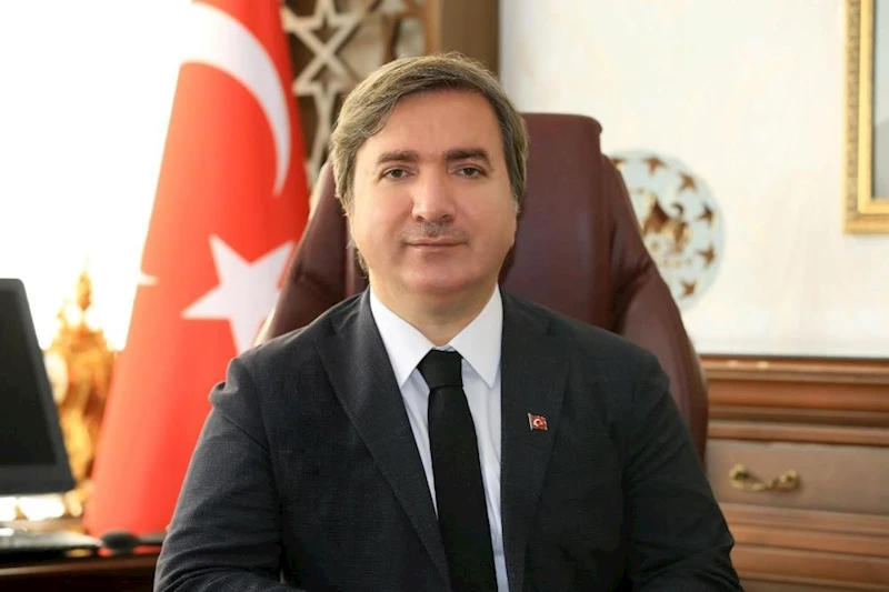 Vali Aydoğdu: “Tarihimizin altın sayfalarına yazılan 30 Ağustos Zaferi, Türk milletinin düşman işgaline karşı gösterdiği azim ve kahramanlığın bir simgesidir”
