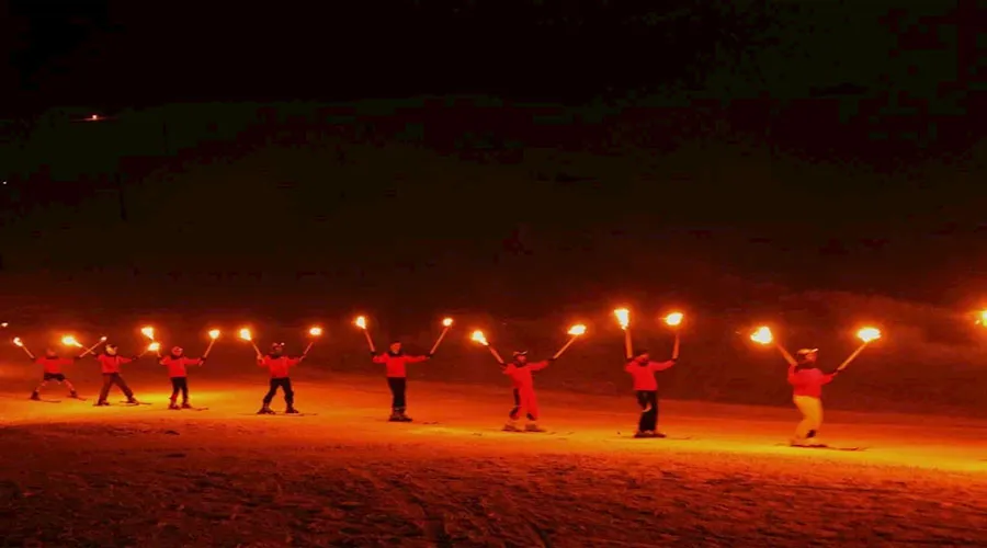 Bitlis’te meşaleli kar festivali