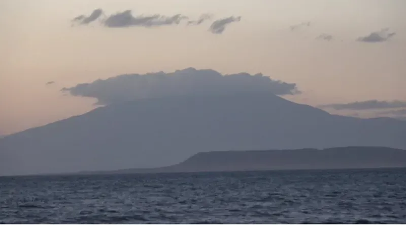 Van Gölü sahilinden görkemli anlar: 4 bin 58 rakımlı Süphan Dağı’nın zirvesindeki bulutlar time-lapse ile görüntülendi